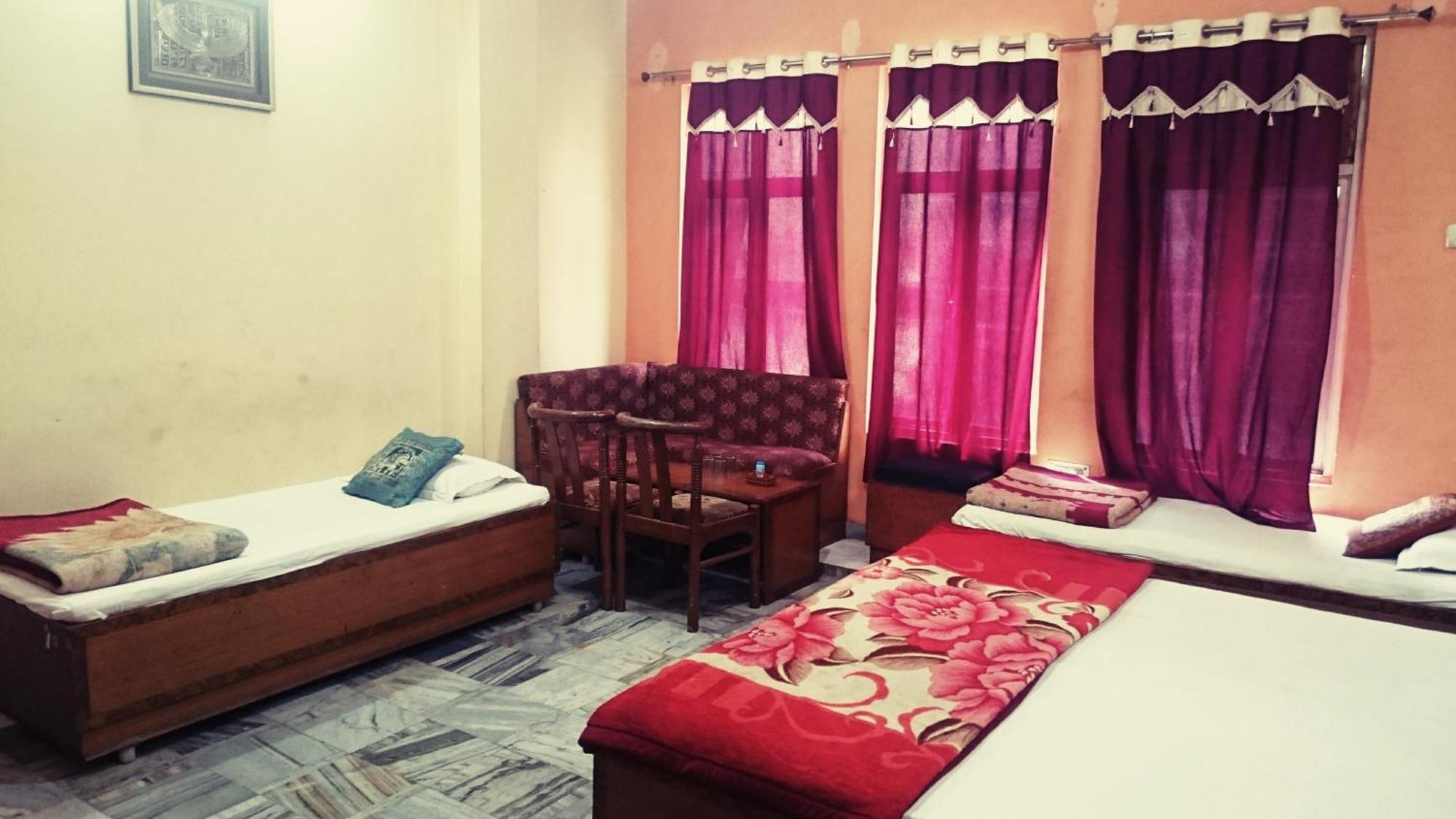 Hotel Aditya Inn Benares Kamer foto
